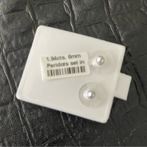 Sterling silver 925 Peridot Earrings - Picture 9 of 9